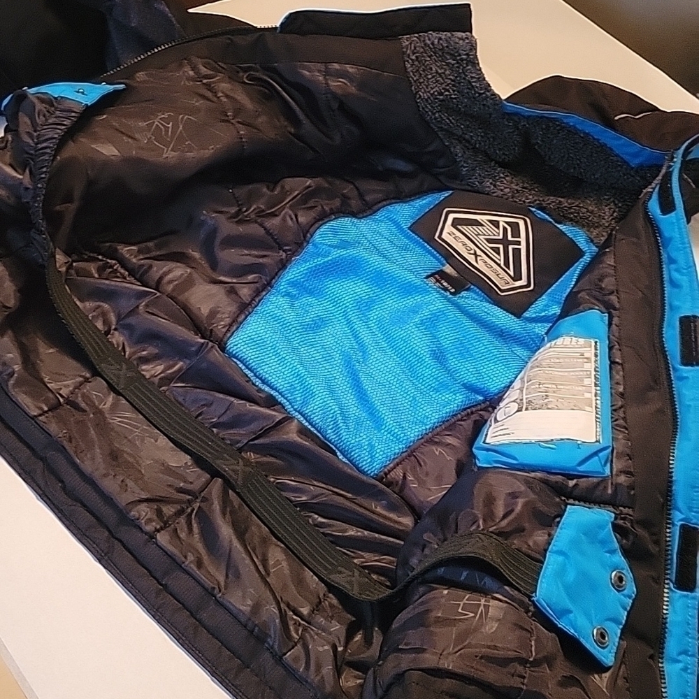 ZeroXposur Coat - Picture 6 of 7